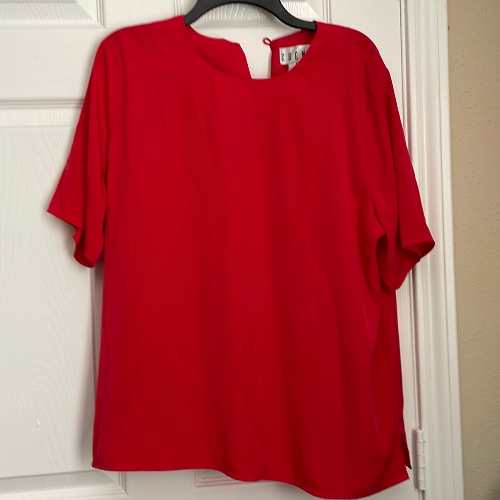 Woman’s blouse size L